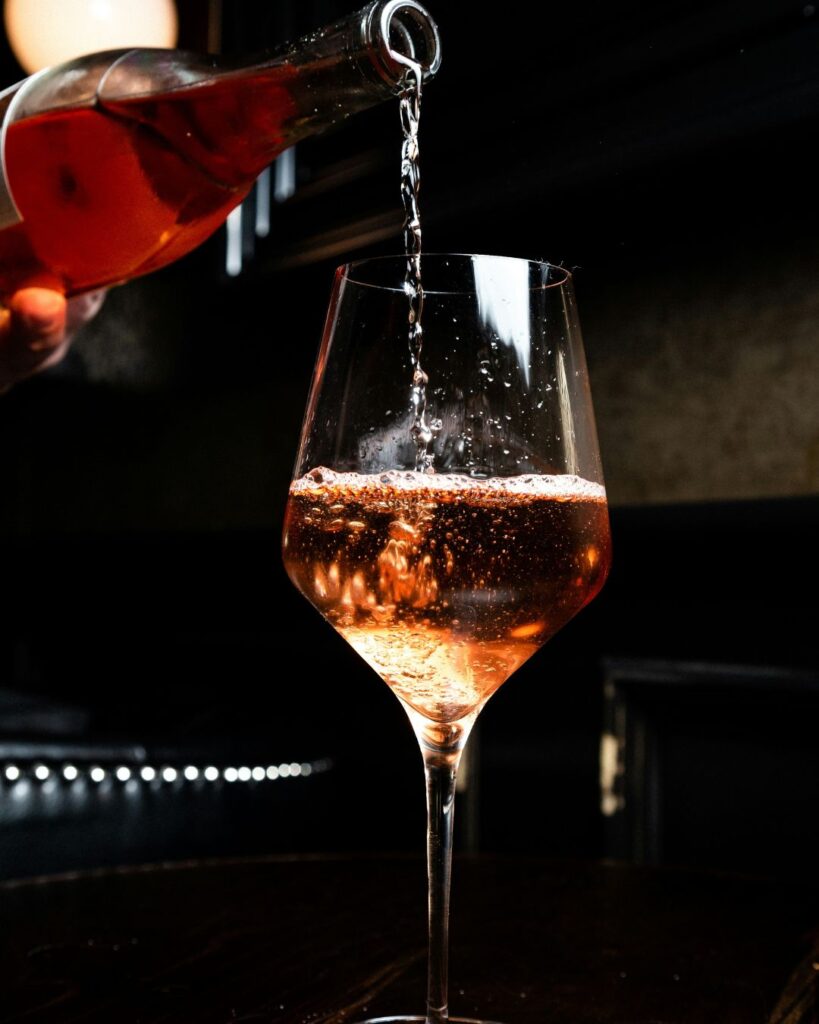 ¿Cuántas copas de vino hay en una botella? La respuesta te sorprenderá