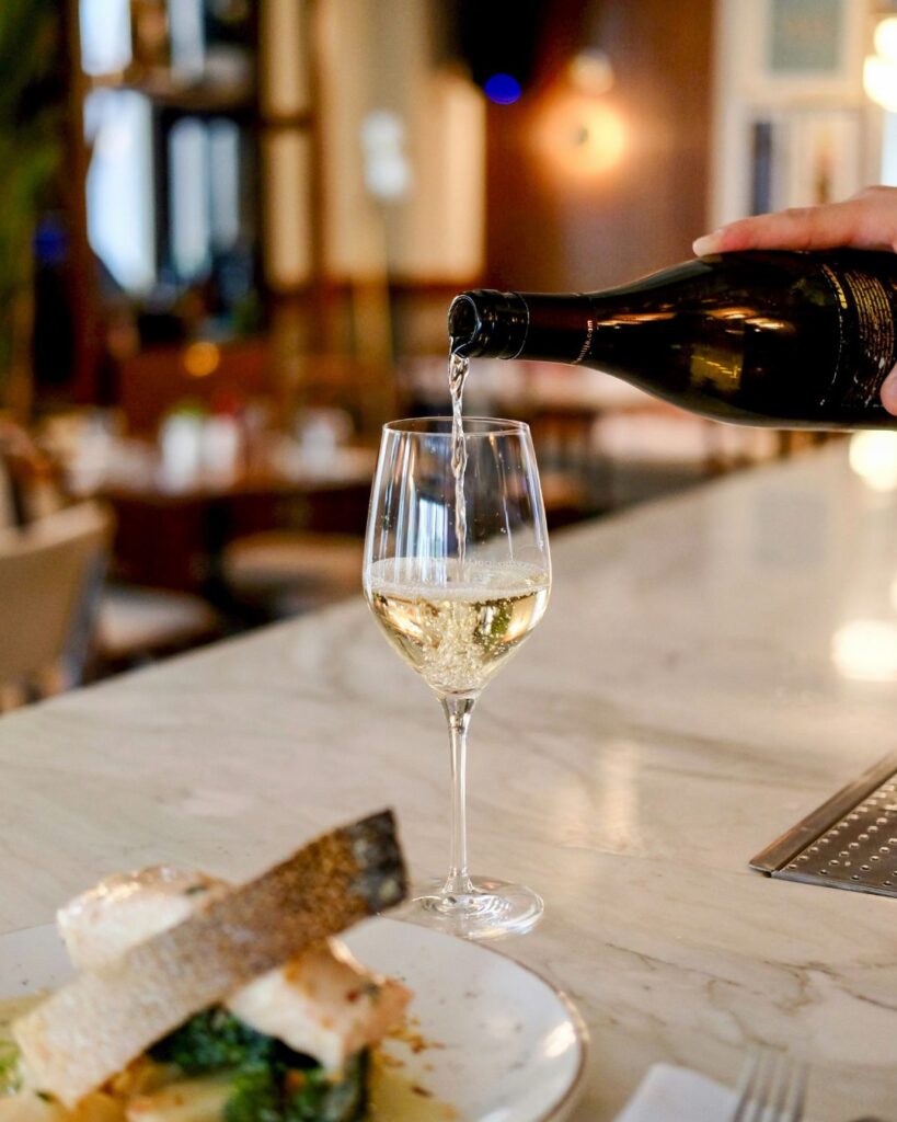 ¿Cuántas copas de vino hay en una botella? La respuesta te sorprenderá