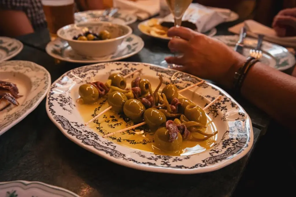 Tapeo con gildas como protagonistas en Bar Vint-i-Quatre