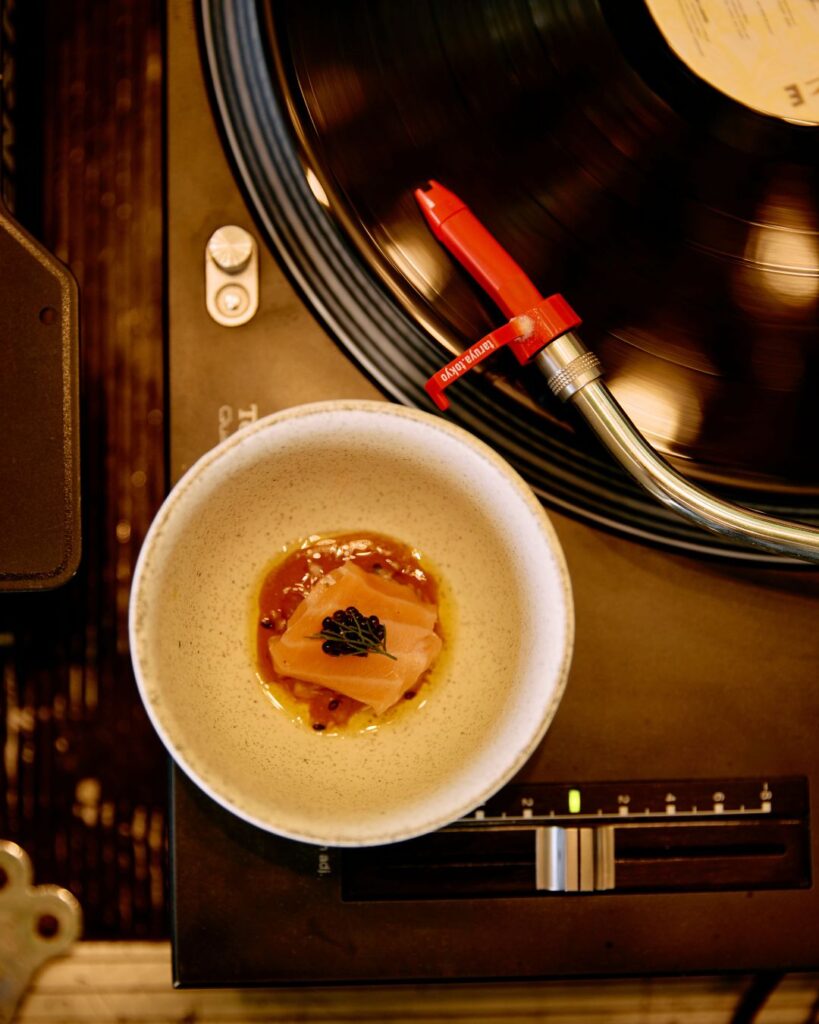 Moonbass Lounge, el nuevo bar de vinilos de Polanco
