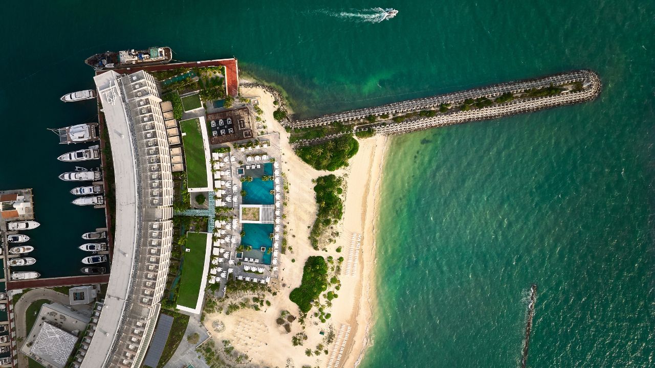 SLS Playa Mujeres: lujo contemporáneo frente al mar