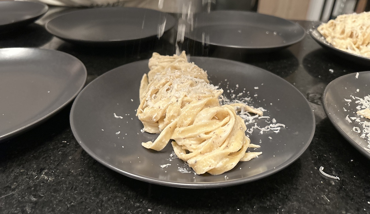 Así es uno de los talleres de cocina más deseados de Colombia: las ‘Secret Sessions’ de Juanfer y Malu Así es uno de los talleres de cocina más deseados de Colombia: las ‘Secret Sessions’ de Juanfer y Malu