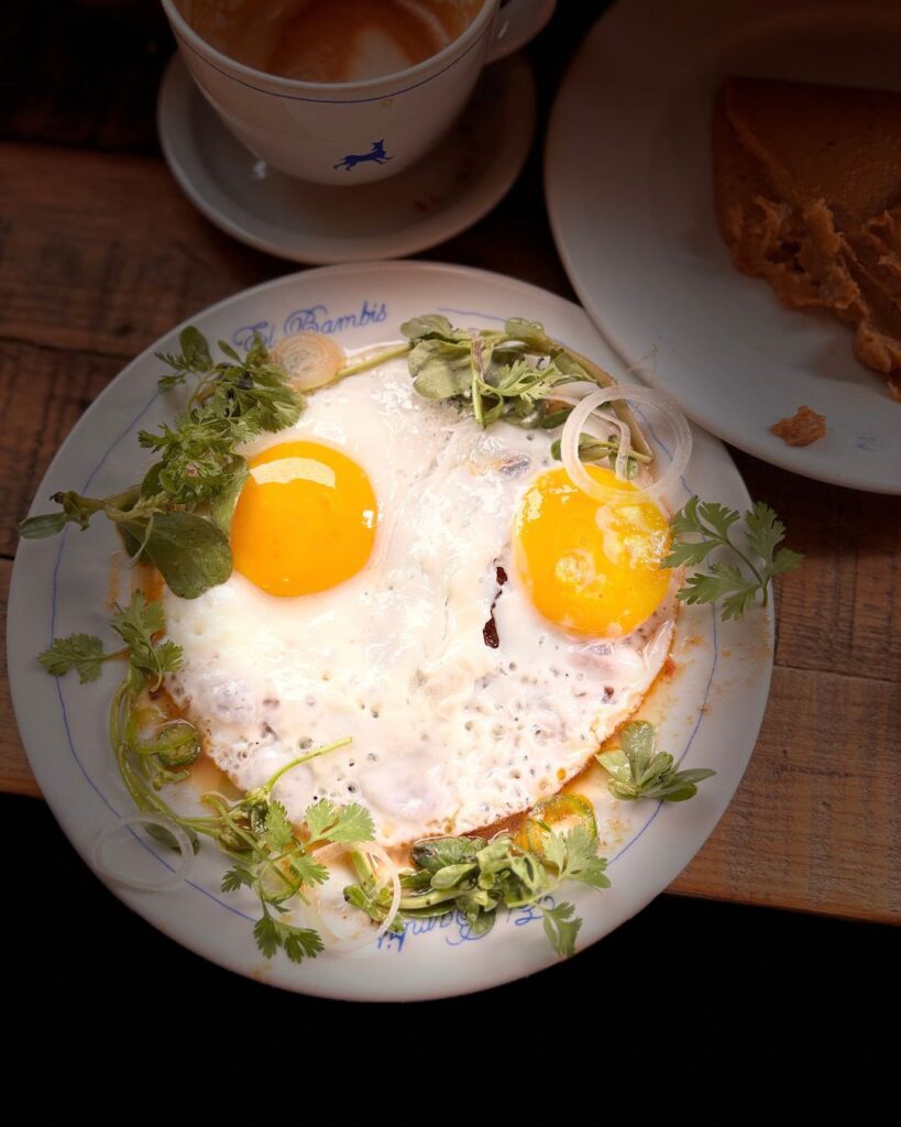 Bitácora del Paladar: Bambis Café, un huevo, tortilla de harina y música con nostalgia