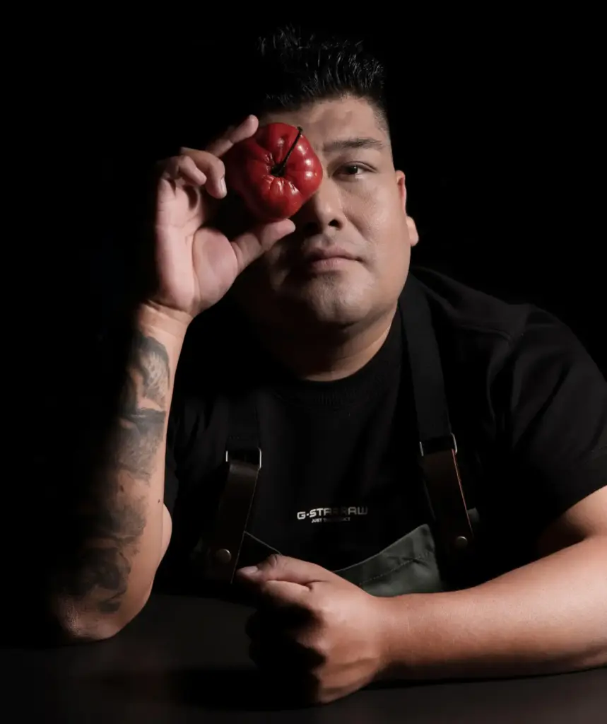 El chef peruano Jhosef Arias celebra 13 años de éxitos en las cocinas madrileñas