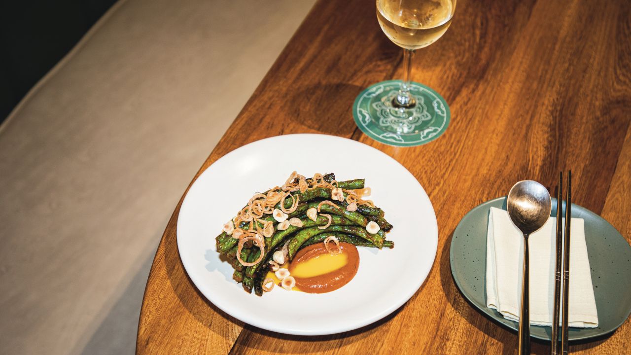 De Jowong a tu cocina: ejotes tostados con romesco de Gochujang