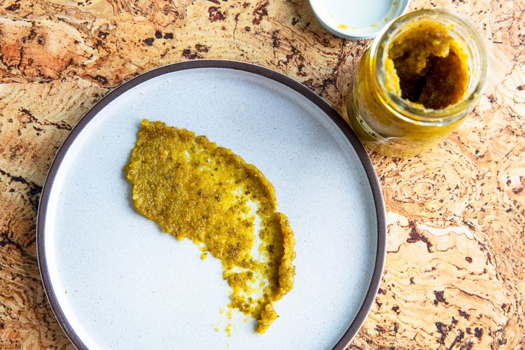 Cómo cocinar con yuzu kosho, un condimento japonés potente