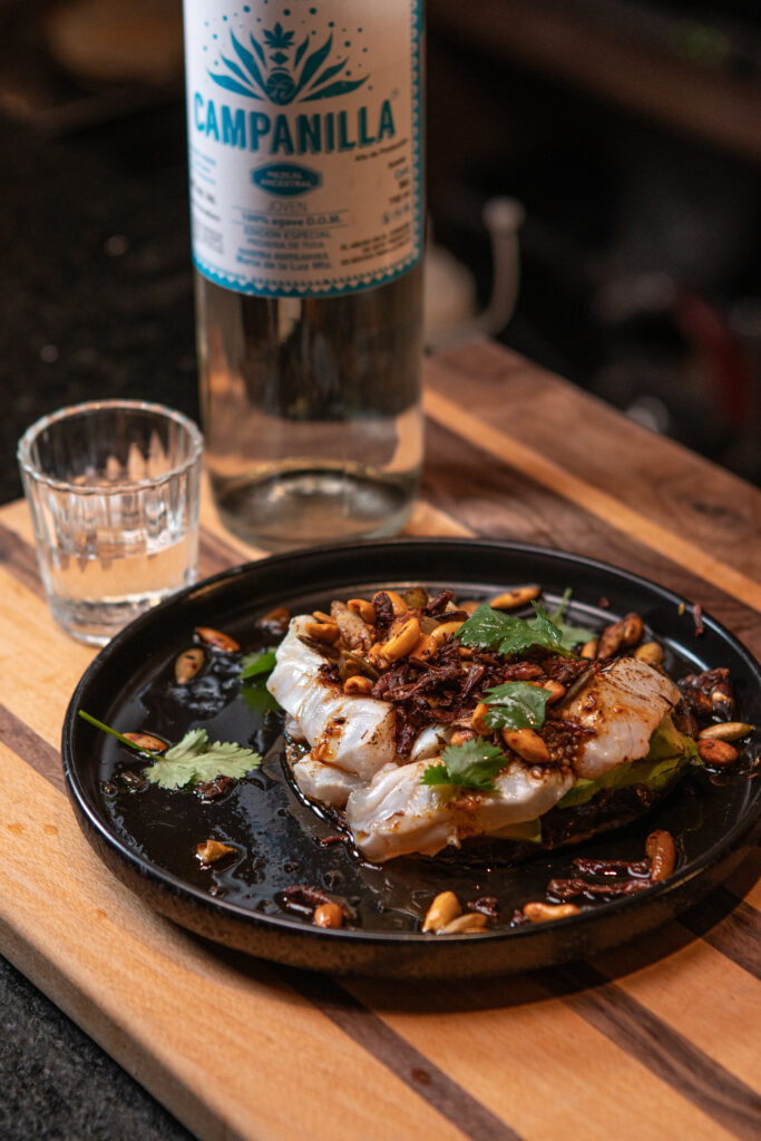 Tajo: homenaje al mezcal y al producto con la cocina de Alex Reyna