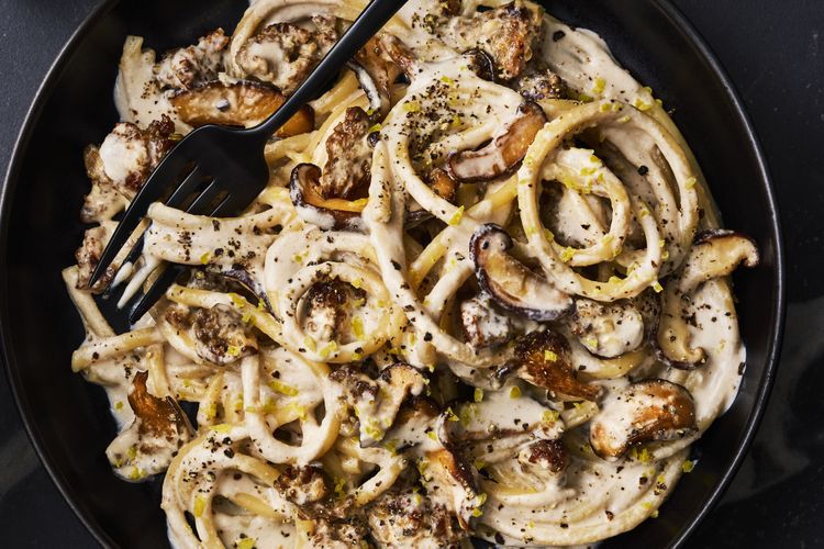 Antojo otoñal: bucatini con salsa de hongo shiitake