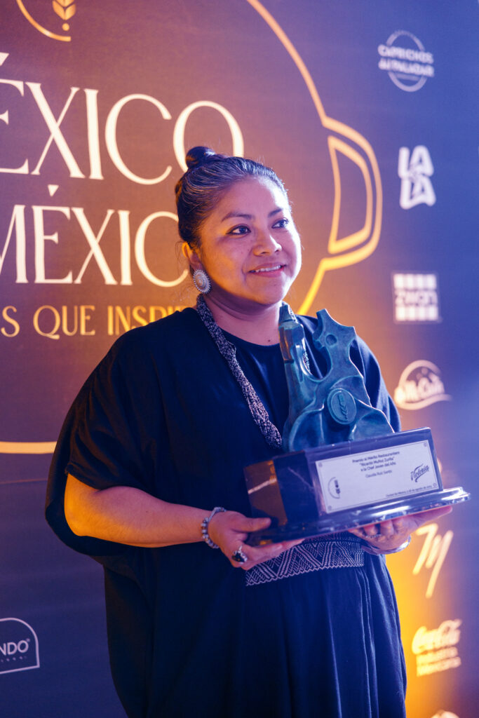 Celebran la 34a edición del Premio al Mérito Restaurantero