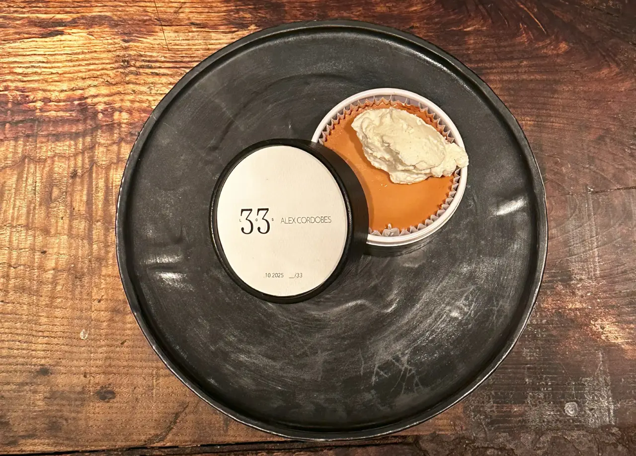 Los 33 y Álex Cordobés: una colaboración efímera que une brasa y repostería Los 33 y Álex Cordobés: una colaboración efímera que une brasa y repostería