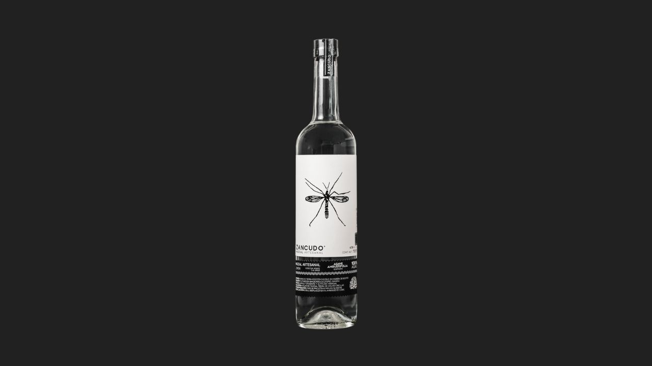Zancudo: el mezcal que brinda por la vida y la memoria