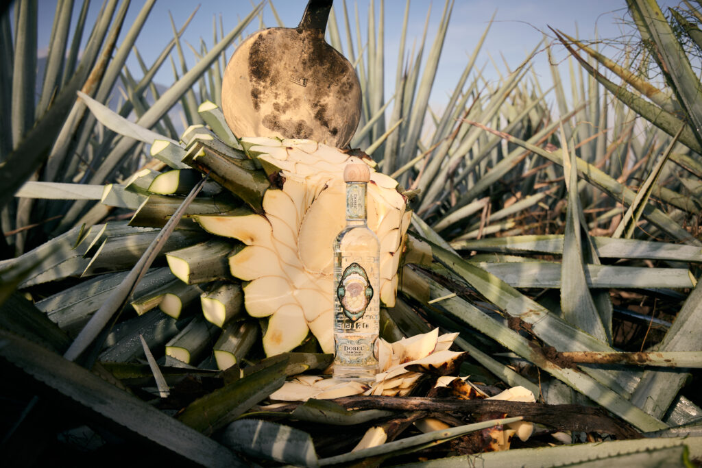 Dobel Tahona, un homenaje a la tradición, calidad y sofisticación de Tequila Maestro Dobel 