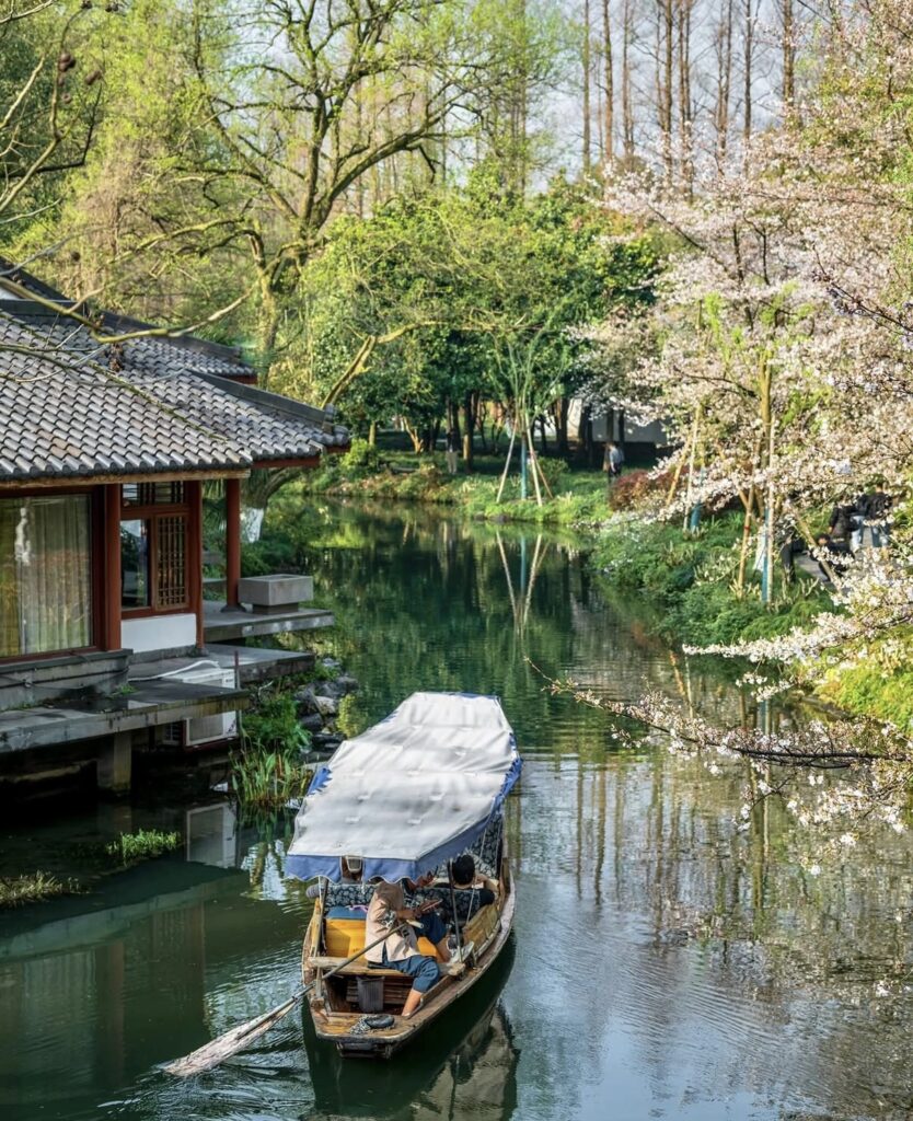 Hangzhou: donde el agua sueña y el alma descansa