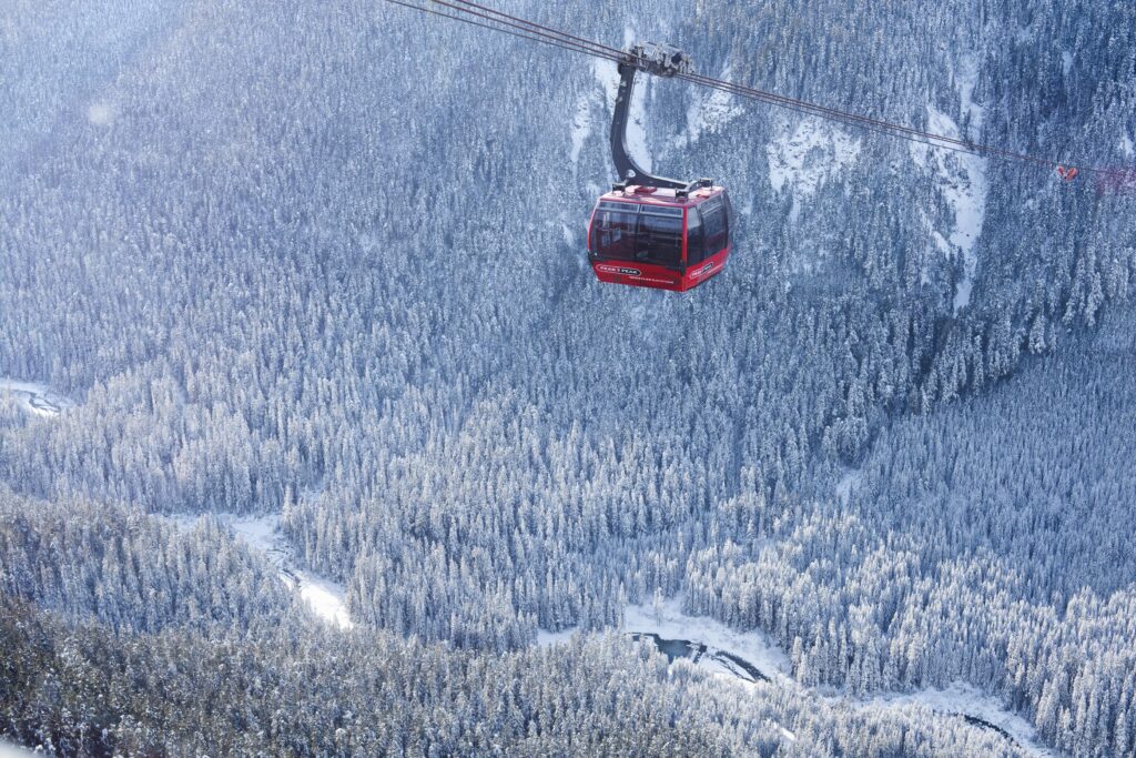 Espectaculares resorts de esquí que debes visitar este invierno en el oeste de Canadá 