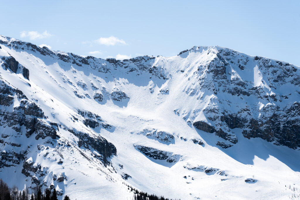 Espectaculares resorts de esquí que debes visitar este invierno en el oeste de Canadá 