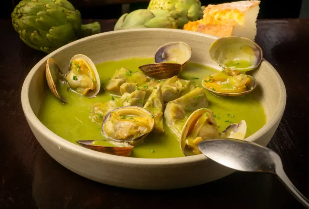 Infame estrena sus platos de temporada con verduras de invierno y guisos reconfortantes