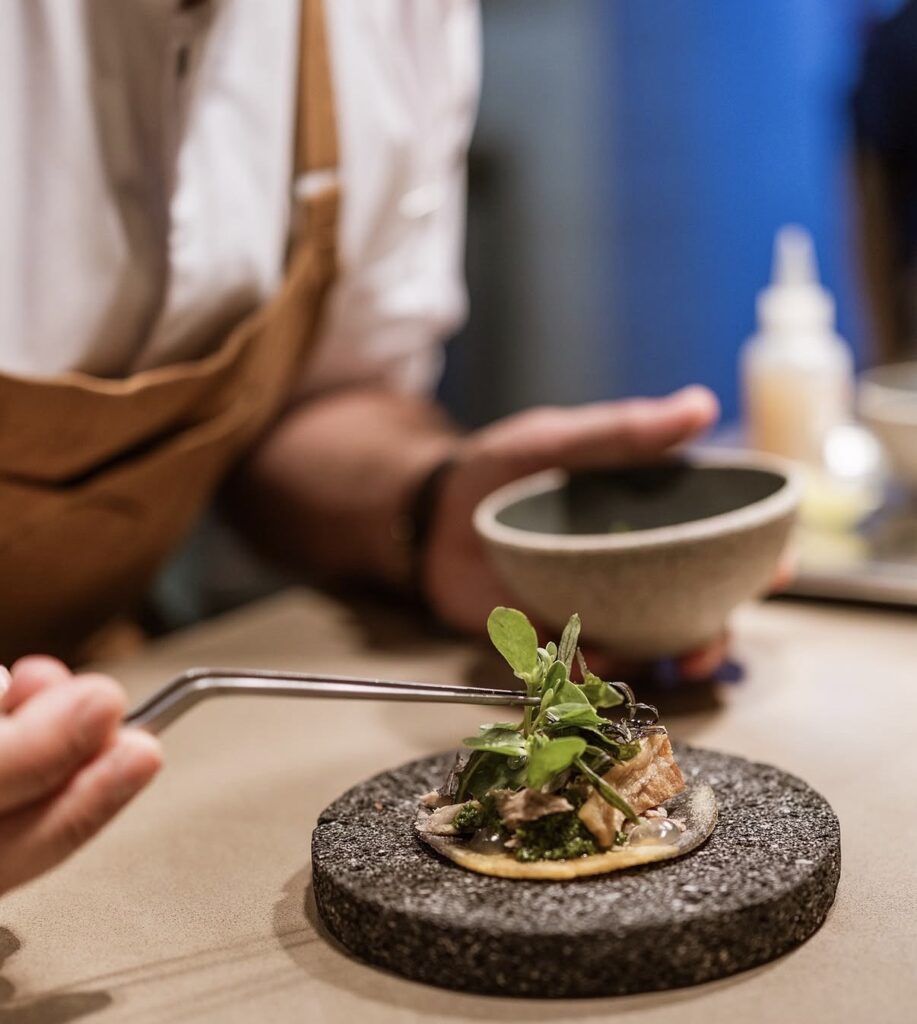 Vacaciones con sabor a mar: hoteles donde la cocina es parte del viaje