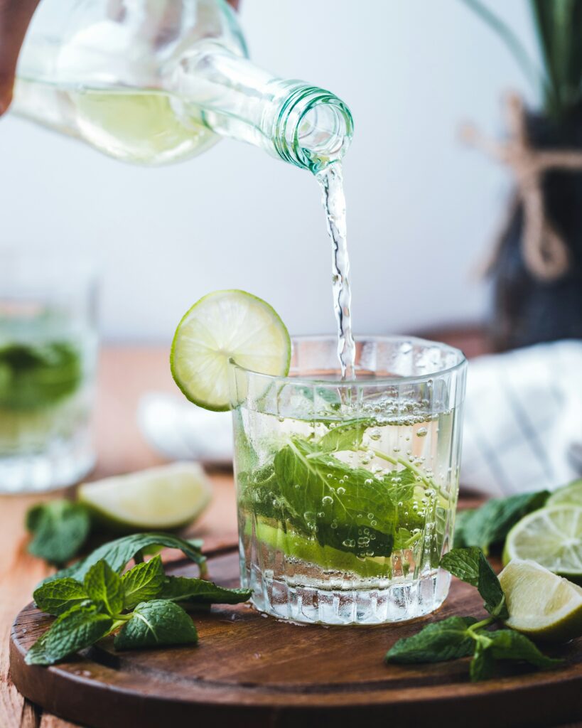 Hidratación con sabor: la tendencia de las bebidas naturales y fermentadas