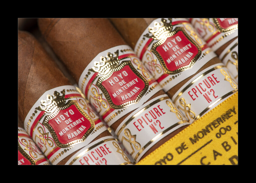 El arte de maridar rones mexicanos con puros y habanos