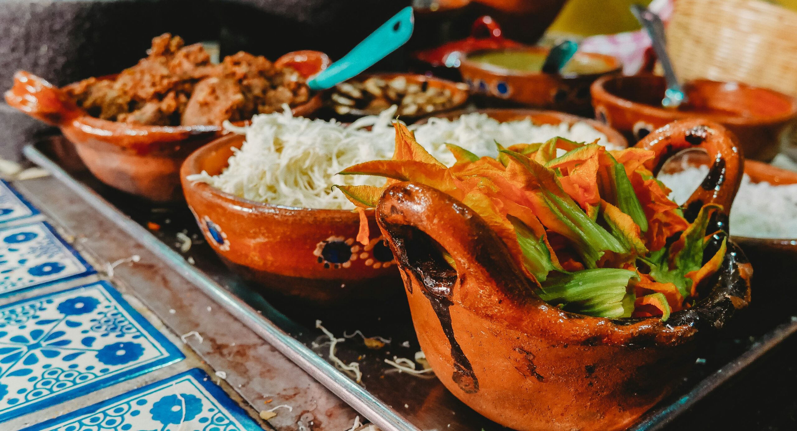 Artefactos que cocinan memoria: la cocina mexicana como herencia viva Artefactos que cocinan memoria: la cocina mexicana como herencia viva