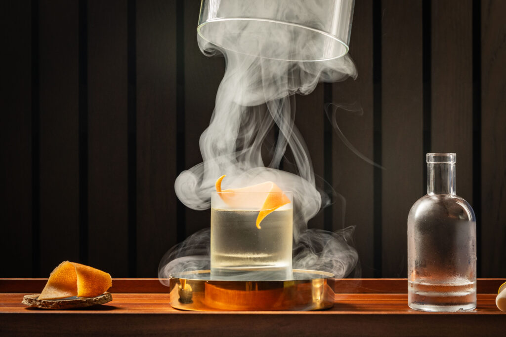 Alchemy by Loews, la coctelería como ritual multisensorial