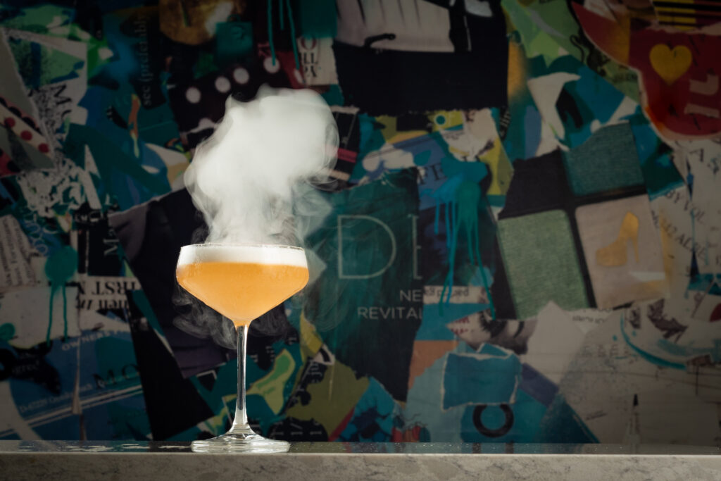 Alchemy by Loews, la coctelería como ritual multisensorial