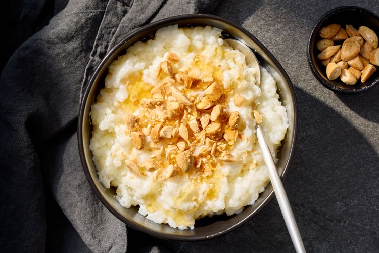 Para un bocado reconfortante: arroz con leche marroquí con almendras tostadas