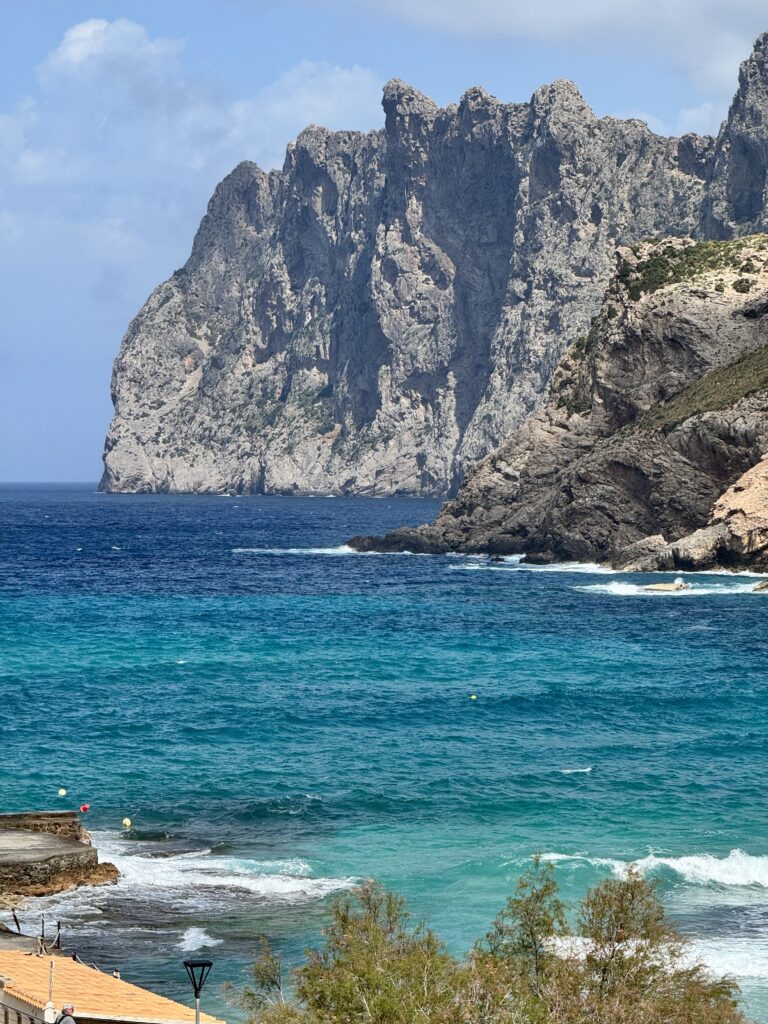 El Vicenç de la Mar: el Mediterráneo suspendido entre roca y luz