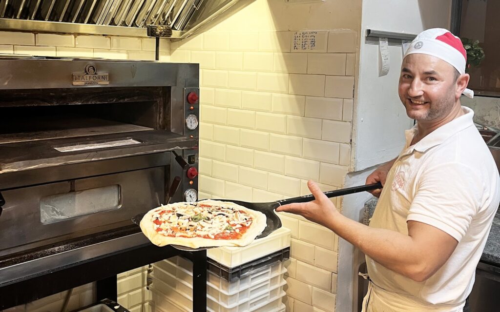 Napoli Centro: la pizza napoletana de Luna Rossa en La Latina