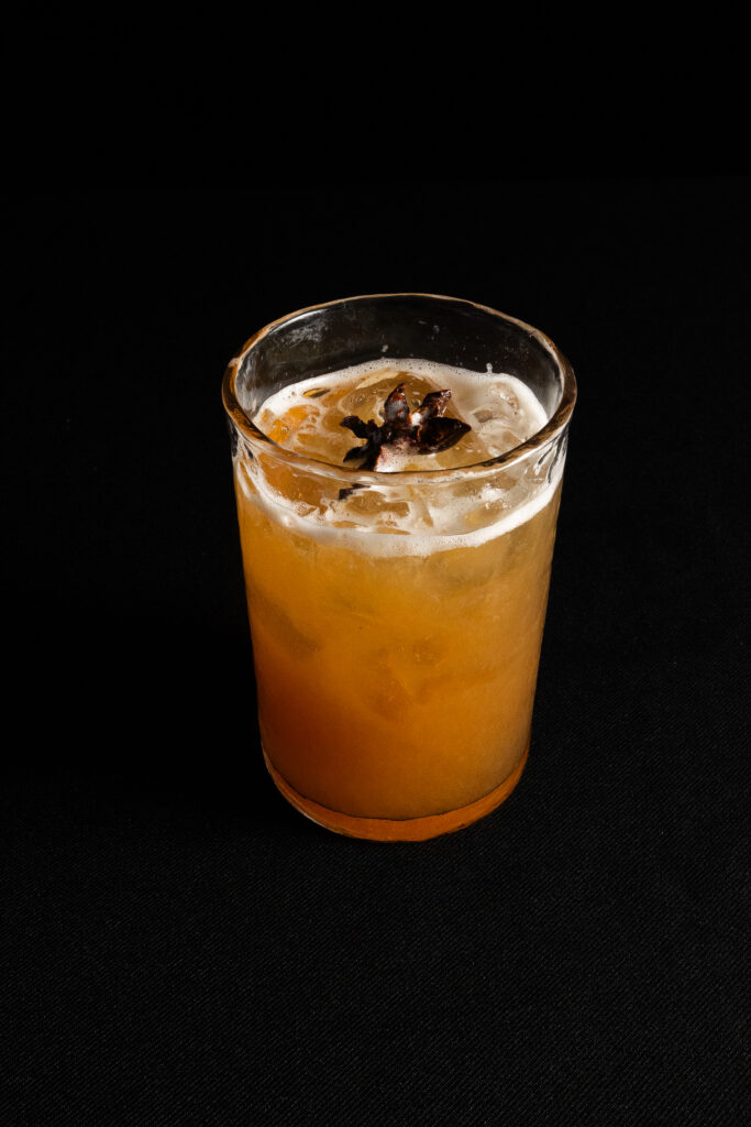 Conoce Bartolomé, restaurante de fuego, humo y coctelería de autor en Mérida  