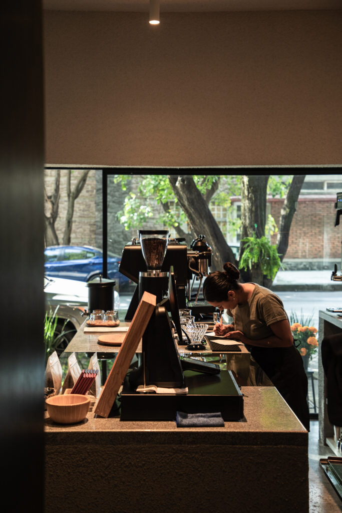 El café como territorio compartido: la filosofía de Cafeología