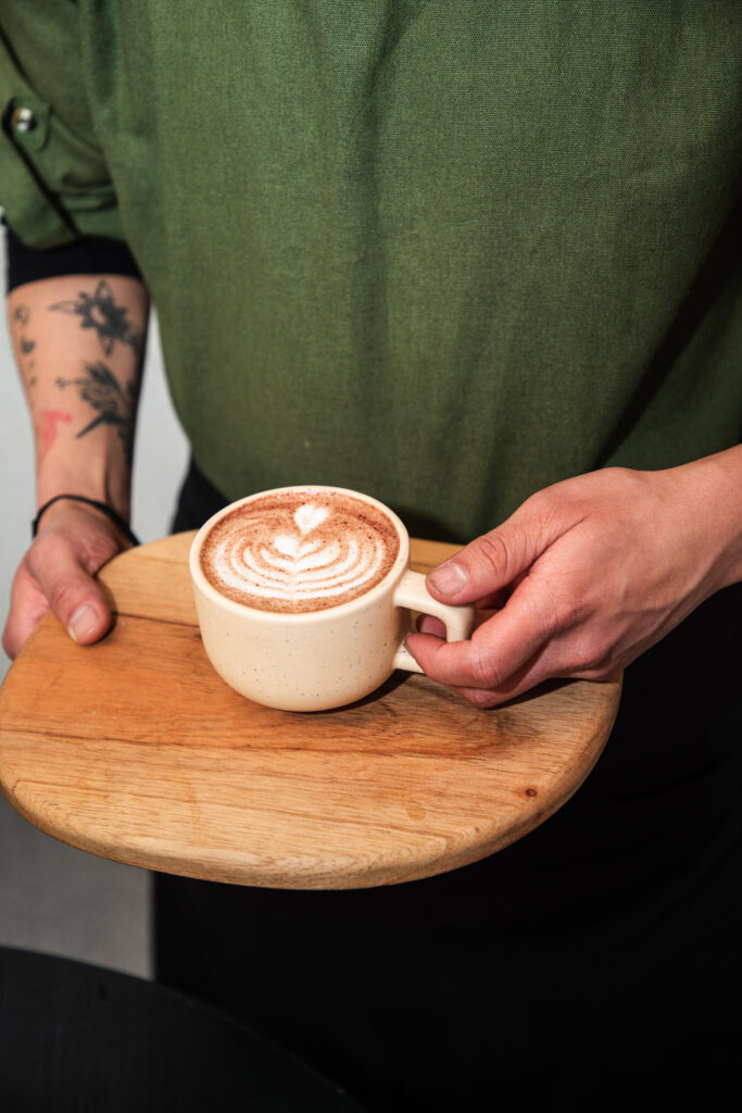 El café como territorio compartido: la filosofía de Cafeología