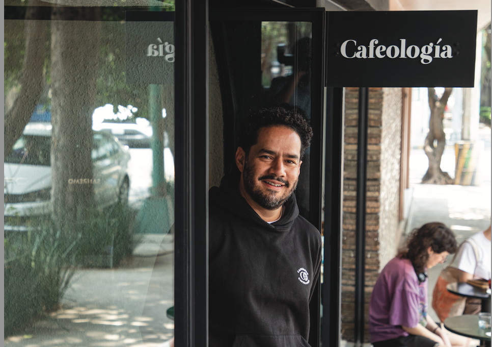 El café como territorio compartido: la filosofía de Cafeología
