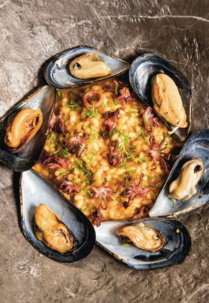 Arroz de txipirón y mejillón del chef Freddy Monteros