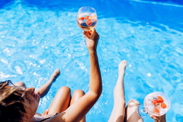 Por qué el calor extremo potencia los efectos del alcohol