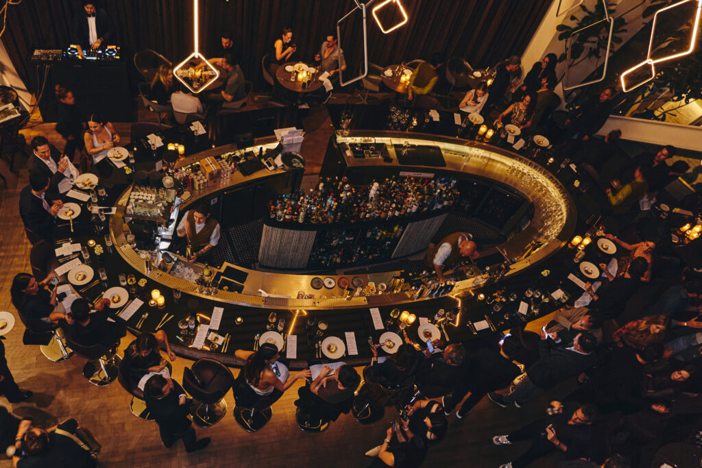 Alexander Bar, donde el caviar marca el ritmo 
