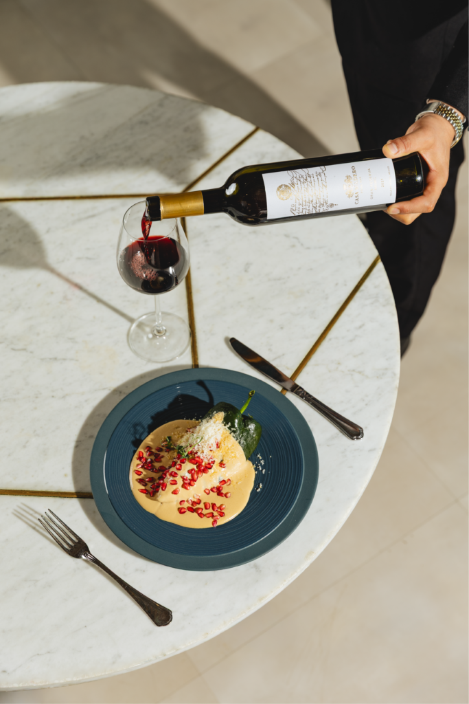 La guía Food & Wine en español de chiles en nogada 