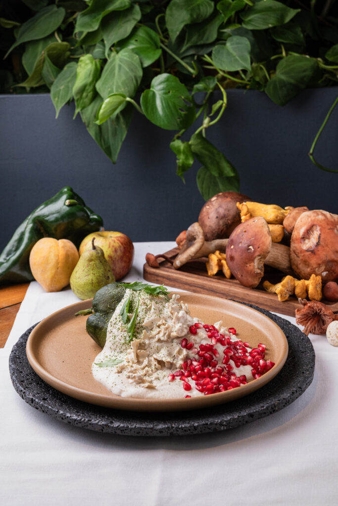 La guía Food & Wine en español de chiles en nogada 