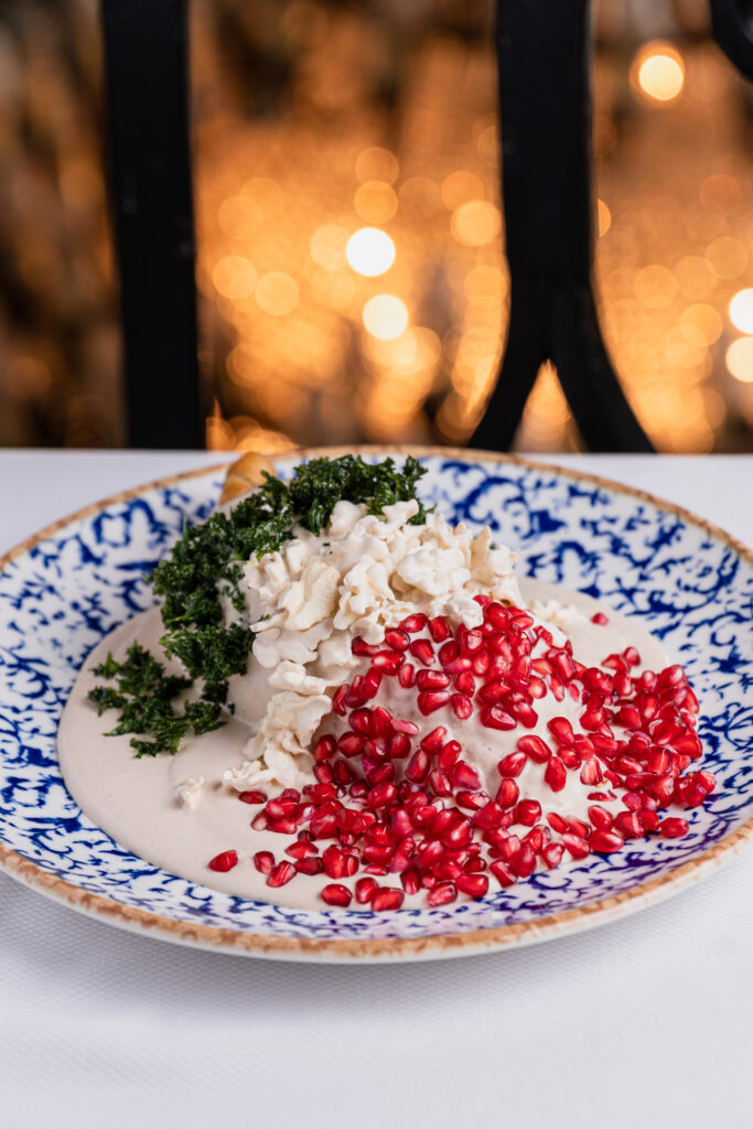 La guía Food & Wine en español de chiles en nogada 