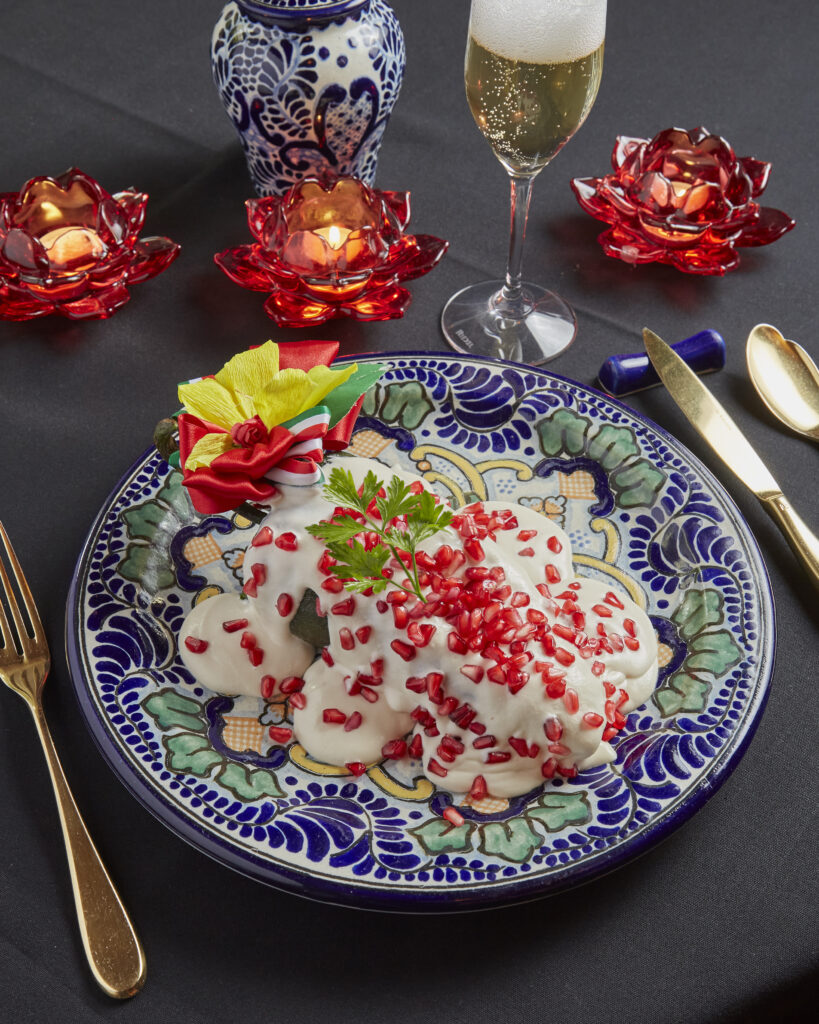 La guía Food & Wine en español de chiles en nogada 