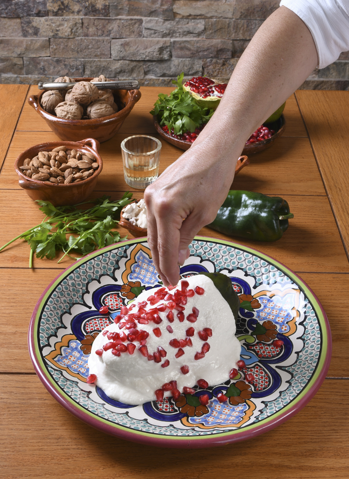 La guía Food & Wine en español de chiles en nogada 