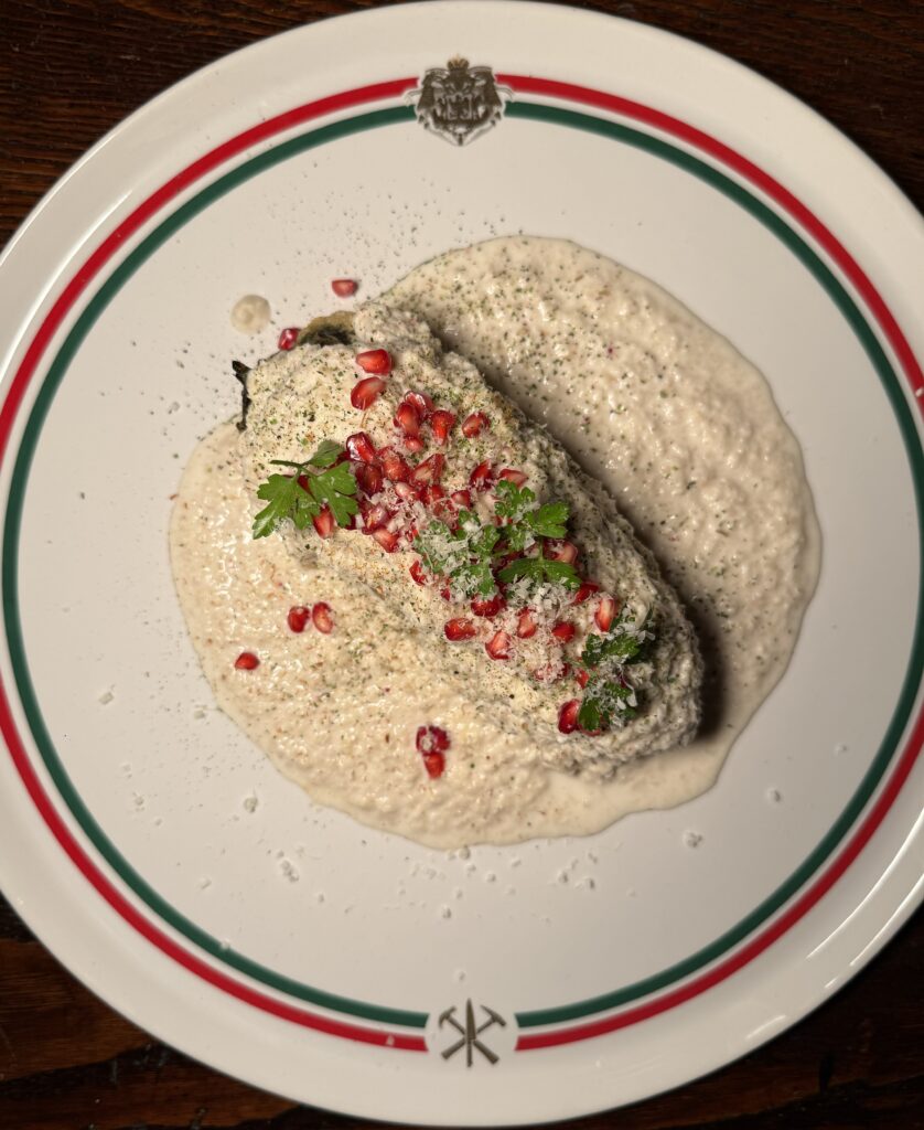 La guía Food & Wine en español de chiles en nogada 