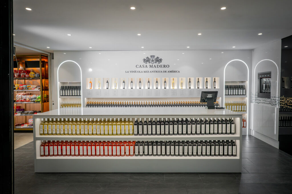 Casa Madero impulsa la presencia del vino mexicano desde el Aeropuerto de Monterrey 