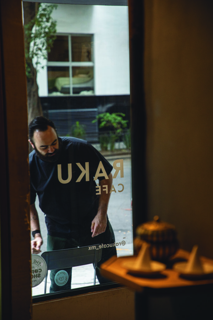 Raku: Mauricio Zubirats y la búsqueda de la taza perfecta