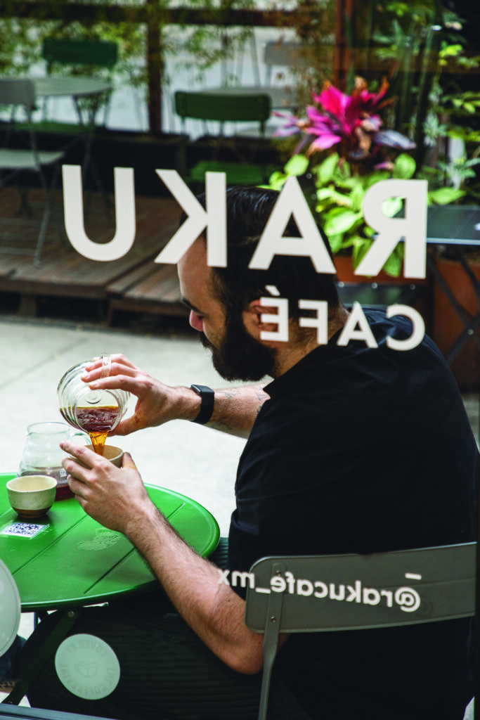 Raku: Mauricio Zubirats y la búsqueda de la taza perfecta