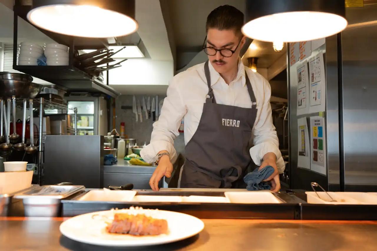 Diego Grajeda, el chef que da nuevo sabor norteño a Fierro Diego Grajeda, el chef que da nuevo sabor norteño a Fierro