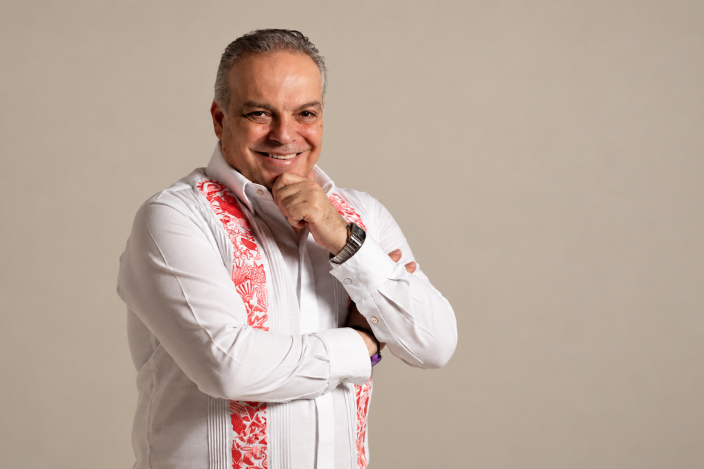 Akis Neocleous: “México me atrapó, me abrazó y me apapachó” 